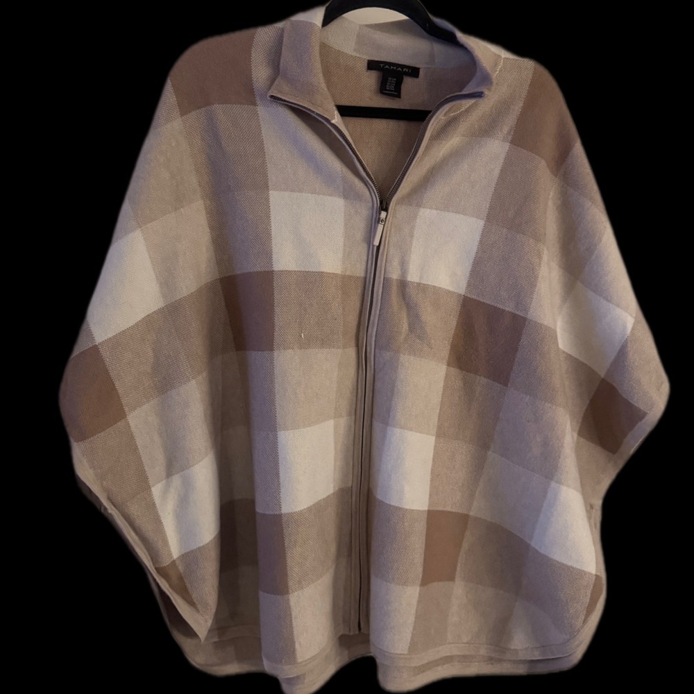 Tahari Beige Knit Sweater